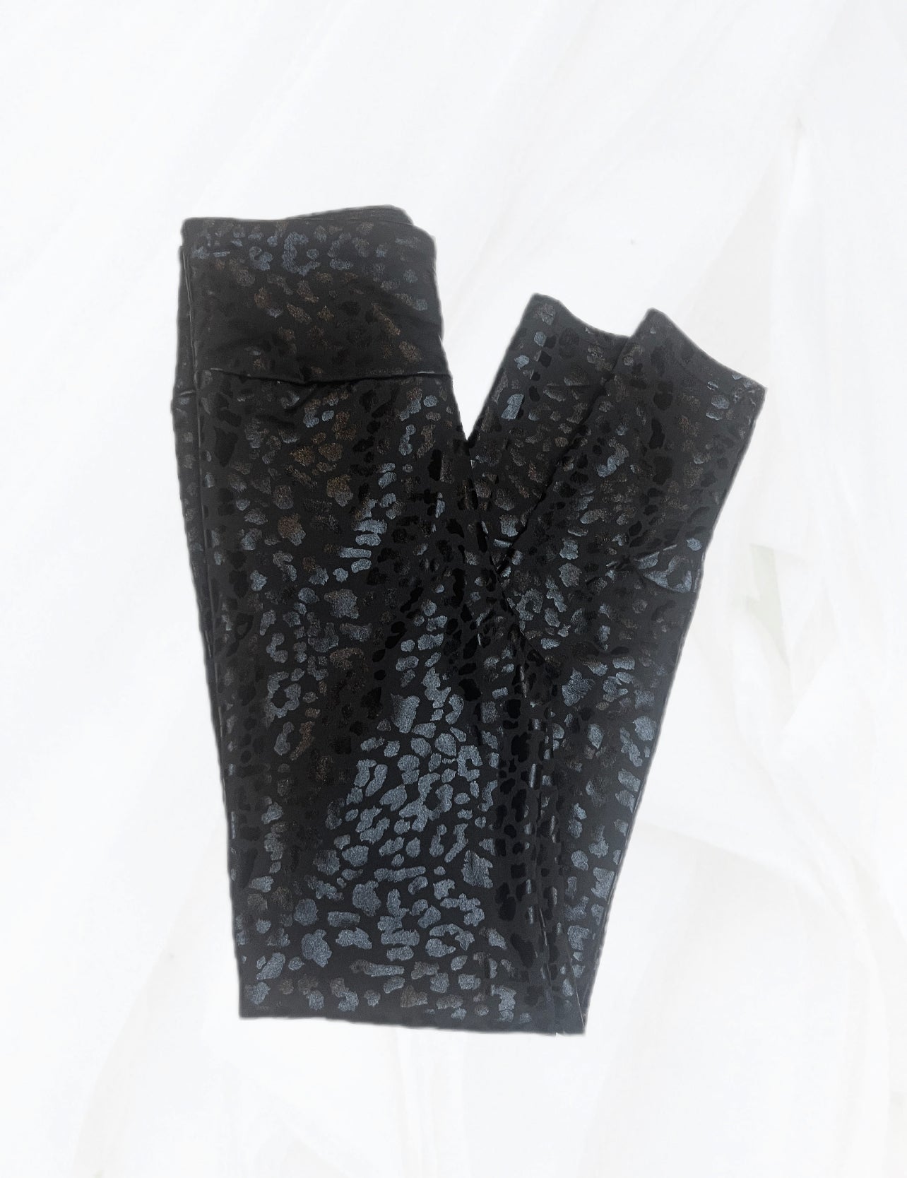 Shiny Black Leopard Leggings